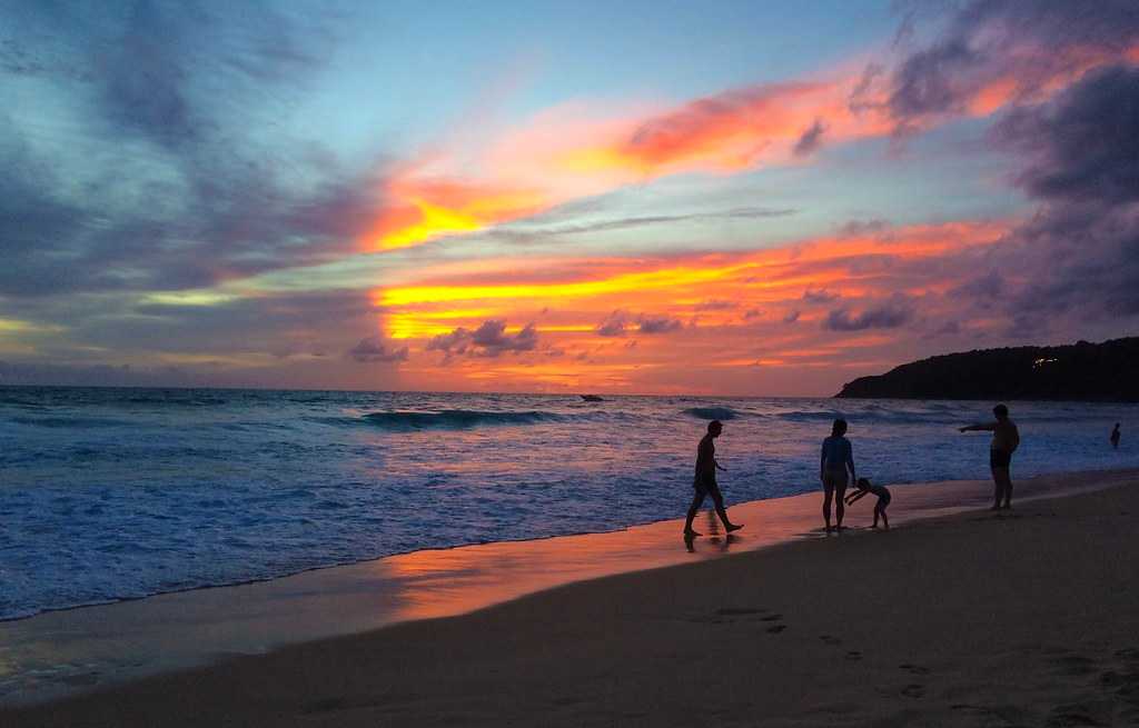A Day at Karon Beach: What to Expect from Morning till Night